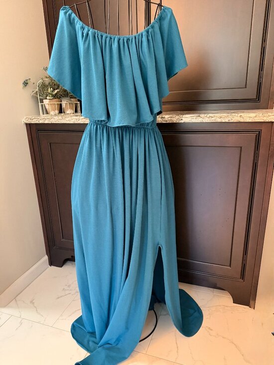Dresses & Skirts - Off The Shoulder Resort Wear Maxi Dress with Side Split EUC